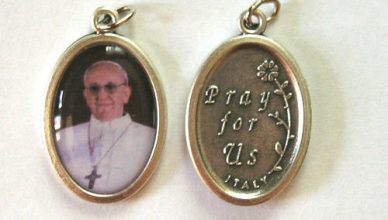 Colgante de metal para Colgante de metal para medalla del Papa Francisco
